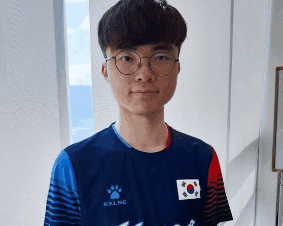 Team WE 官方：前 EDward Gaming 和 Invictus Gaming 的支持者 Vampire 加入团队