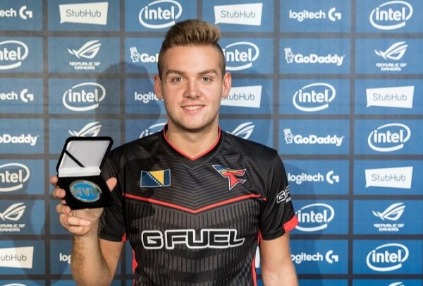 里程碑：Xiaohu达成LPL 5000助攻成就