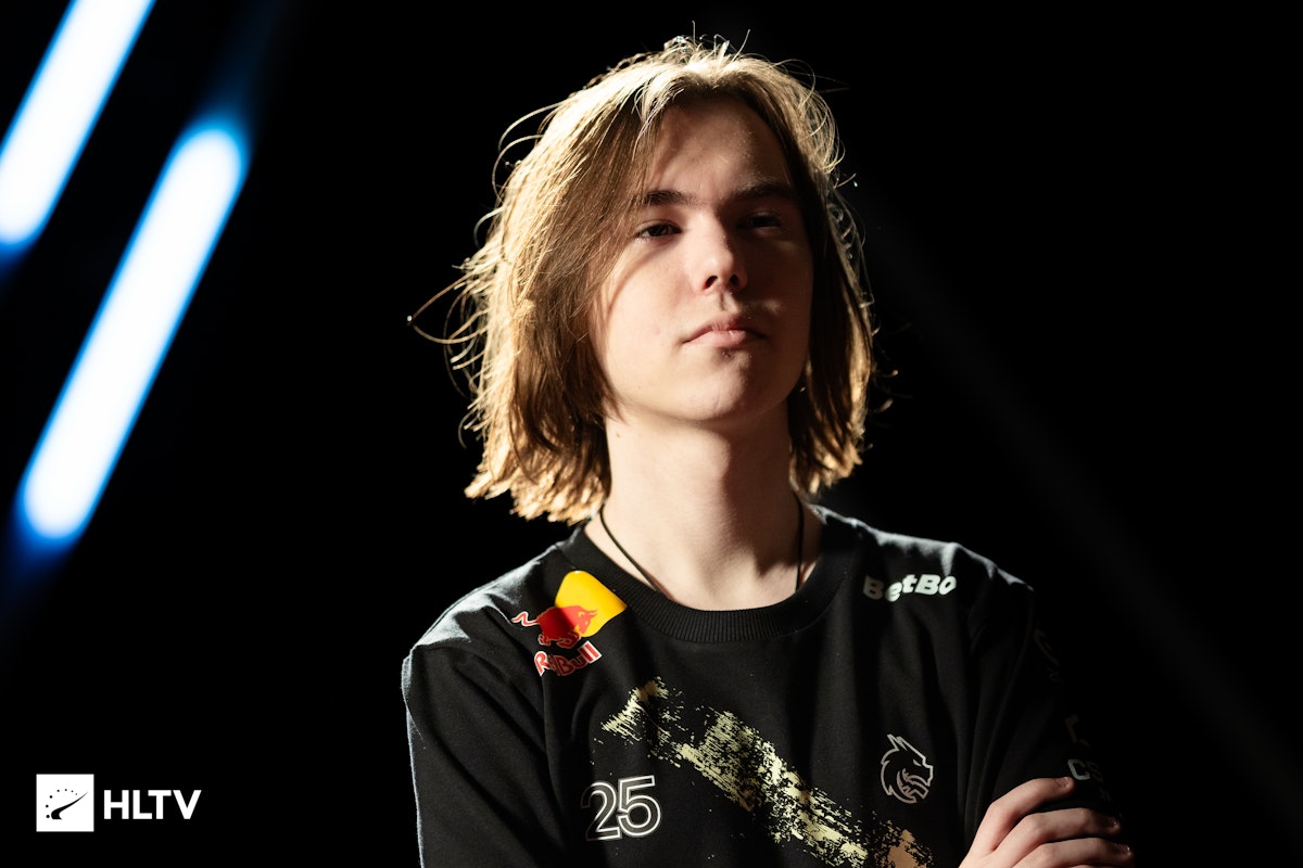 来自BLG团队的新年祝福：祝大家在蛇年好运连连，财运亨通，在 Canyon 中取得连续胜利！